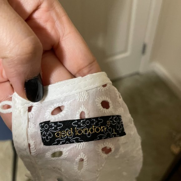 QED London | Embroidered Crop Top - Picture 3 of 3